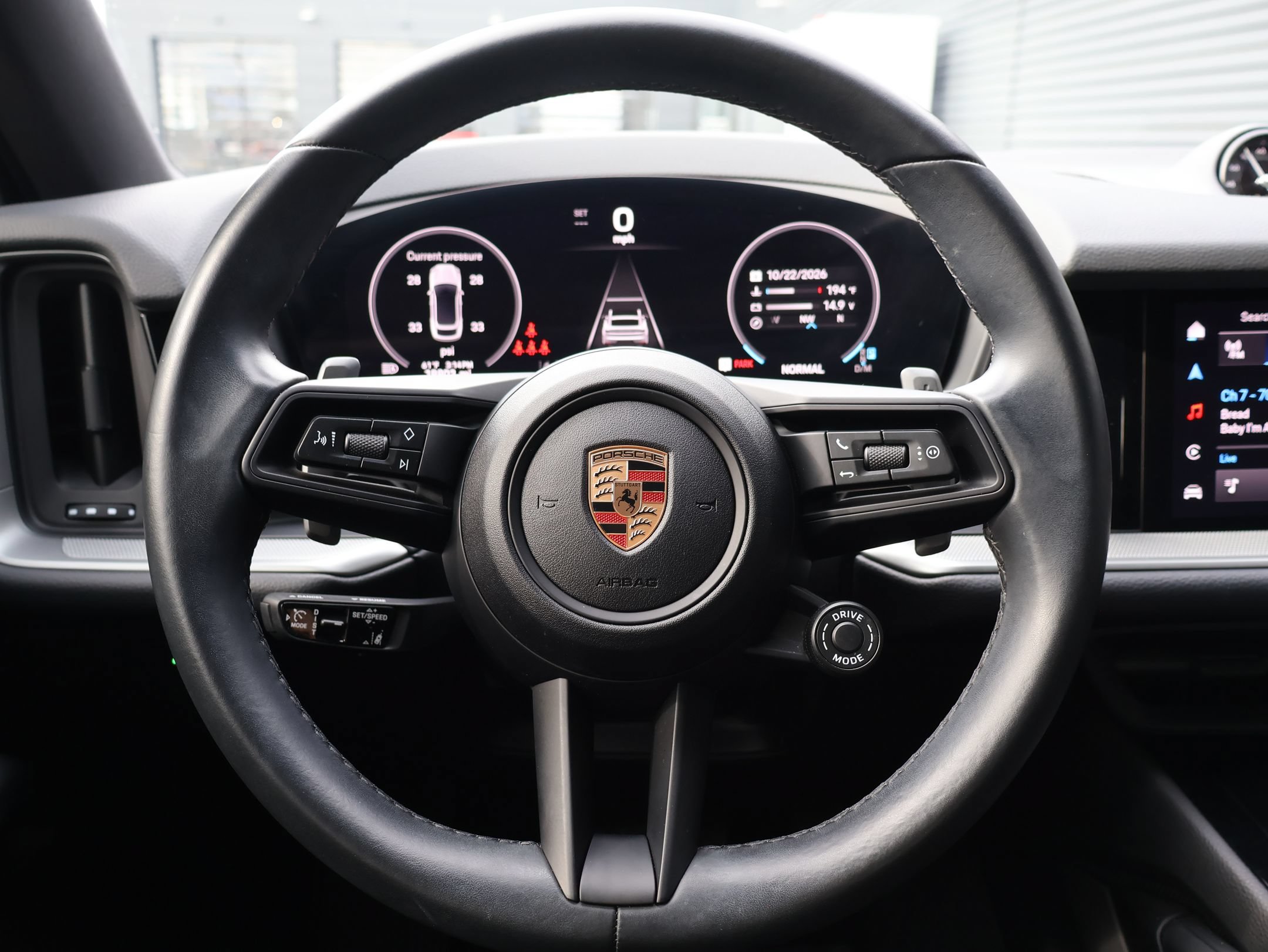 Certified 2025 Porsche Cayenne Coupe AWD/4WD image 16