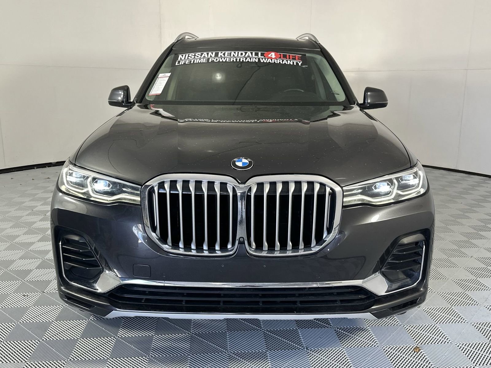 Used 2021 BMW X7 xDrive40i w/ Parking Assistance Package image 3