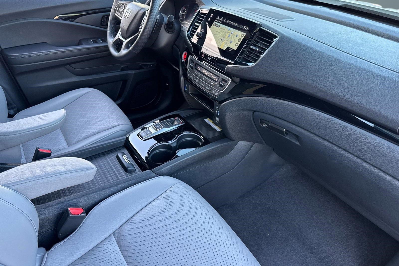 Certified 2023 Honda Passport Elite image 32