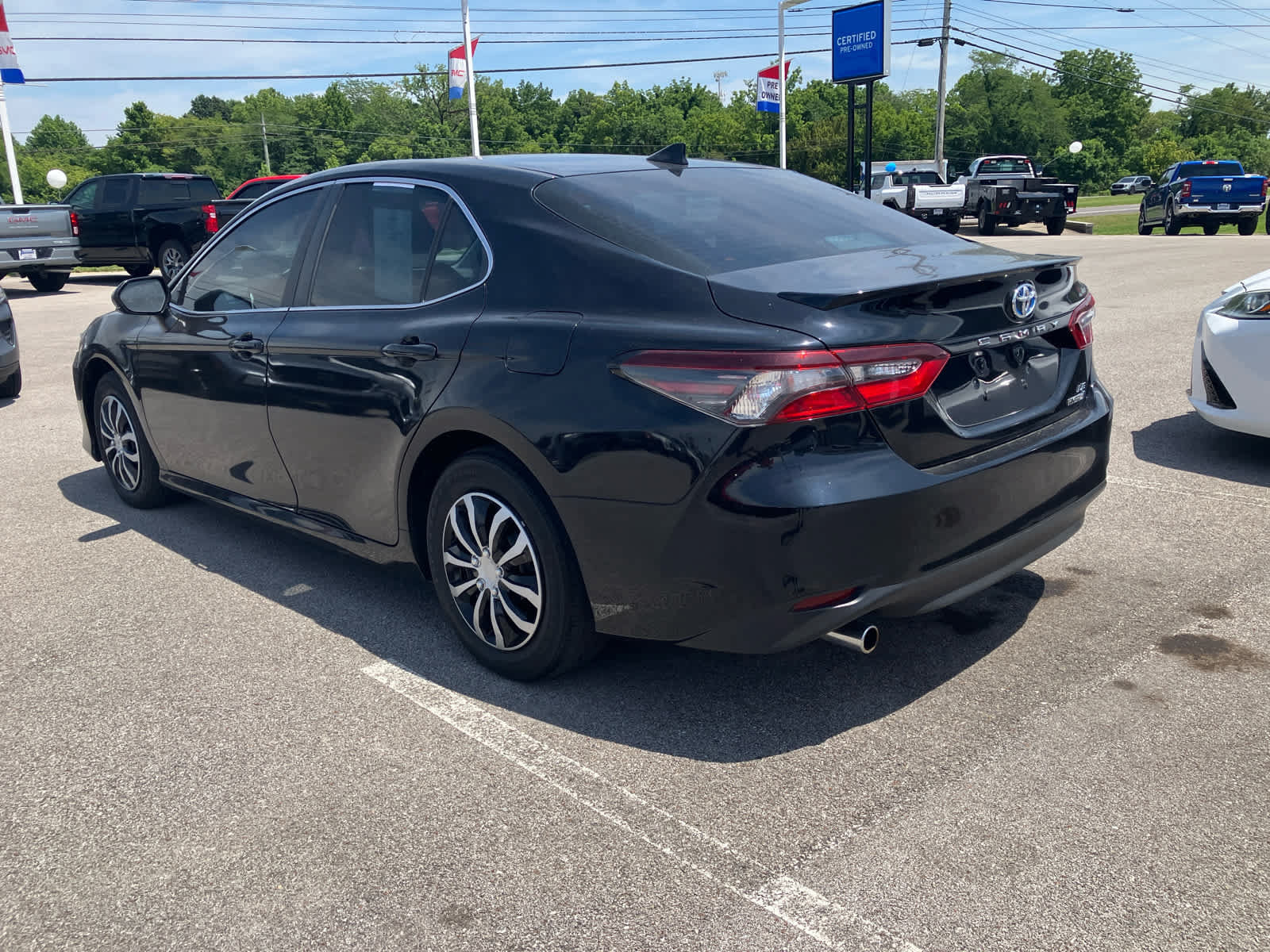 Used 2024 Toyota Camry LE FWD image 5