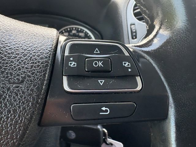 Used 2014 Volkswagen Tiguan S image 22