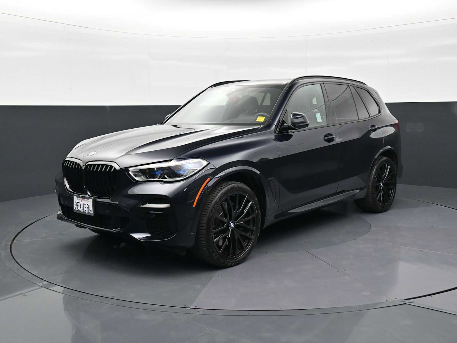 Used 2023 BMW X5 M50i w/ Executive Package image 8