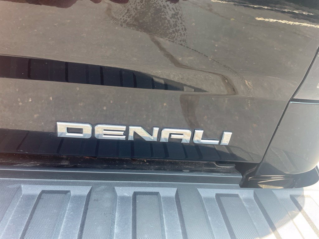 Used 2016 GMC Sierra 1500 Denali w/ Enhanced Driver Alert Package AWD/4WD image 8