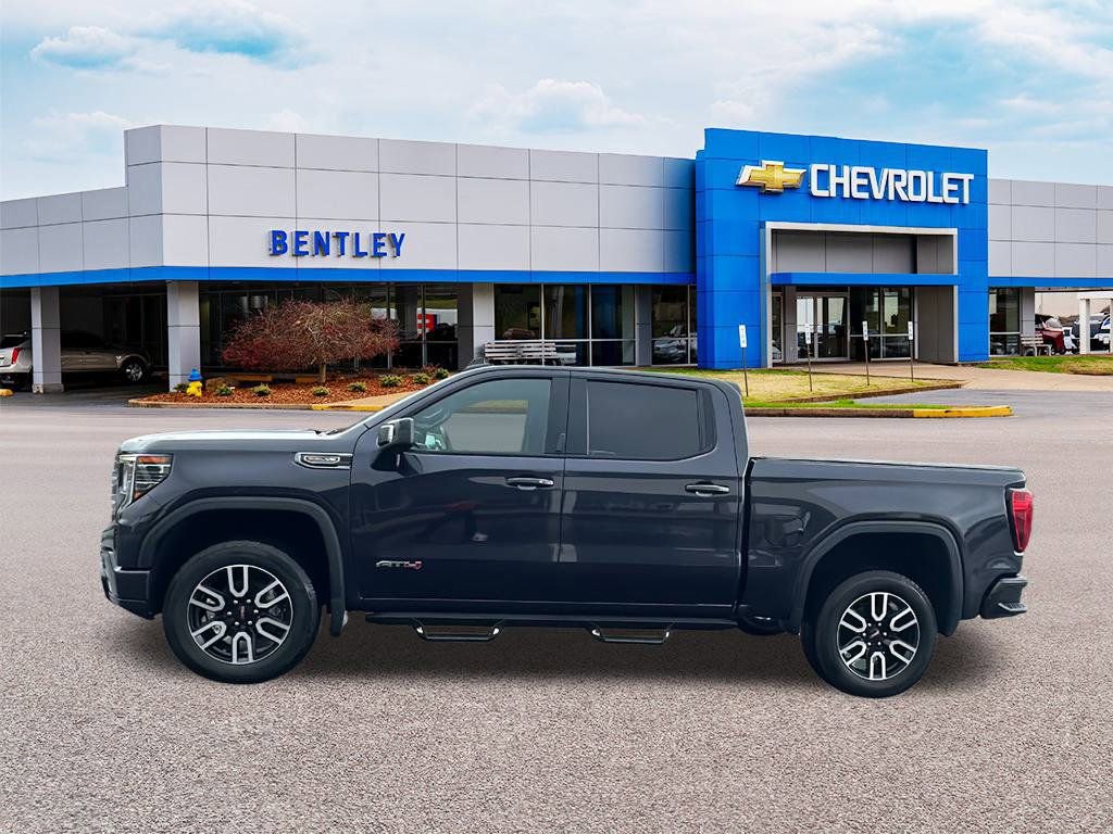 Used 2022 GMC Sierra 1500 AT4 w/ AT4 Premium Package image 2