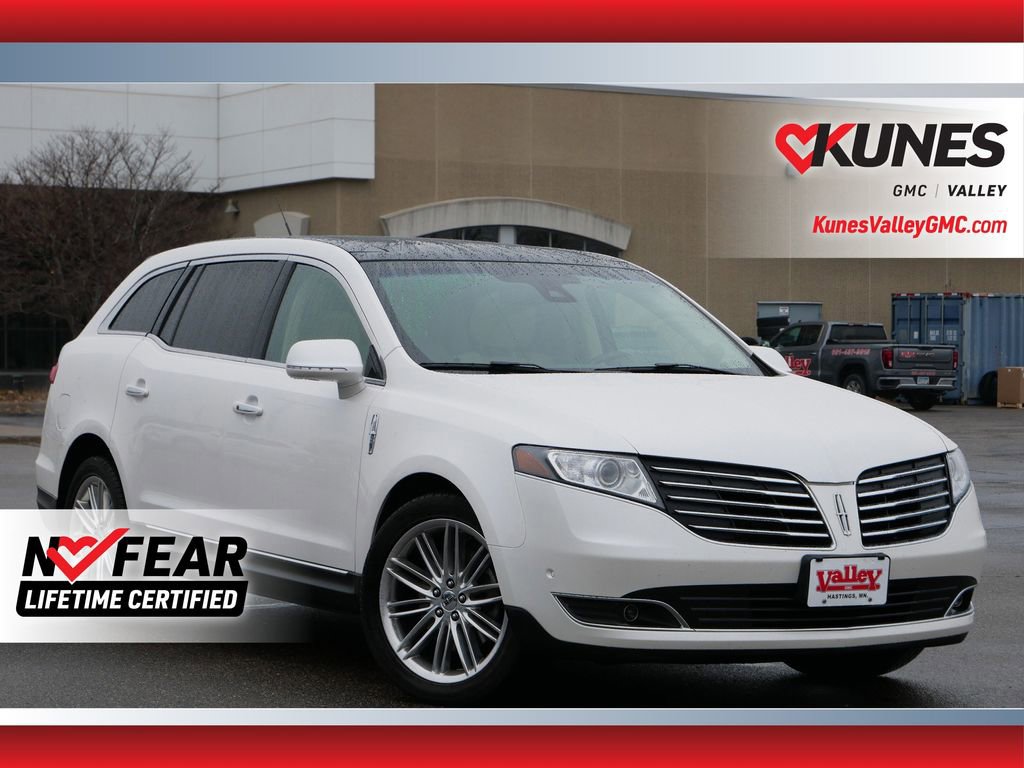 Used 2019 Lincoln MKT AWD image 1