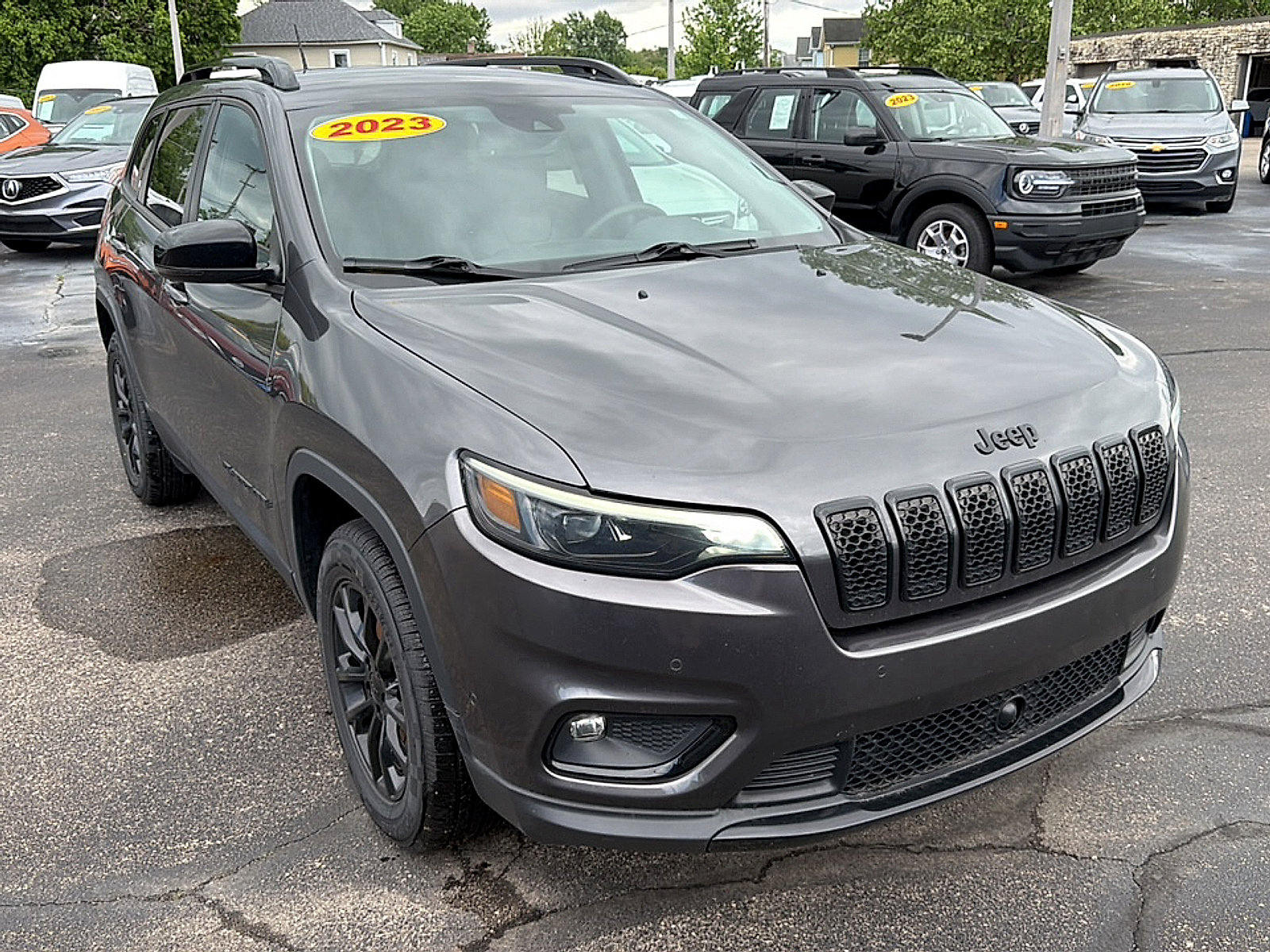 Used 2023 Jeep Cherokee Altitude Lux