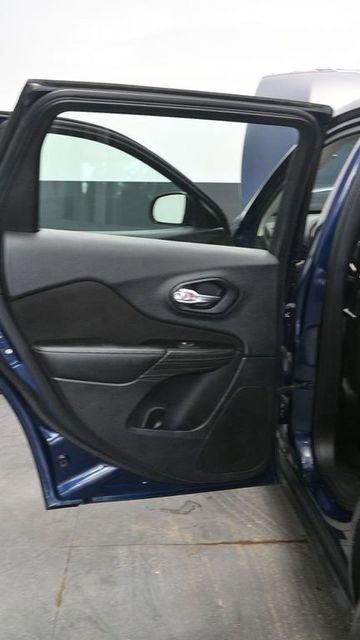 Used 2014 Jeep Cherokee Sport w/ Trailer Tow Group image 17