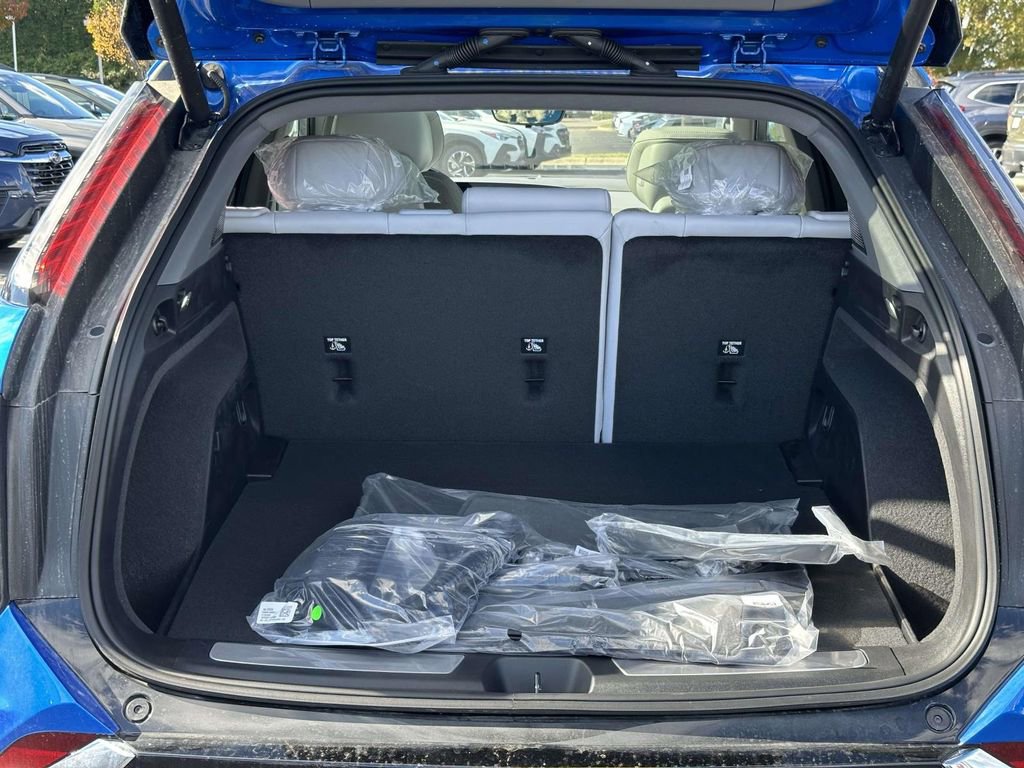 New 2025 Cadillac Optiq Luxury 1 image 12