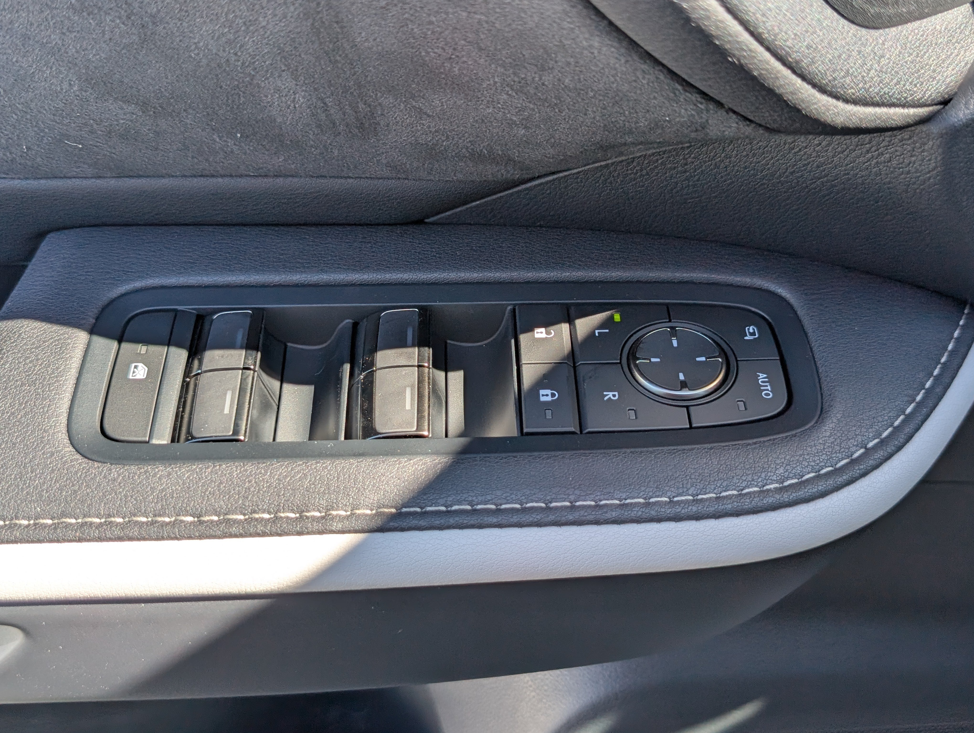 New 2026 Lexus TX 500h AWD w/ Technology Package image 18