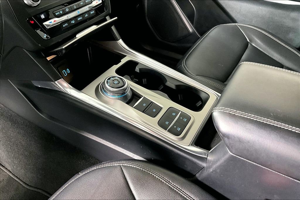 Used 2020 Ford Explorer XLT w/ Equipment Group 202A image 17