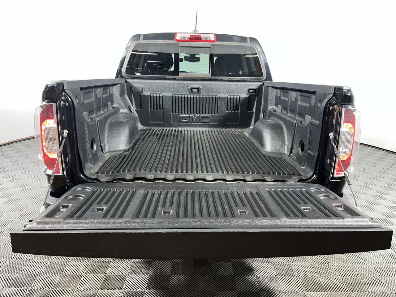 Used 2016 GMC Canyon SLE w/ SLE Convenience Package image 27
