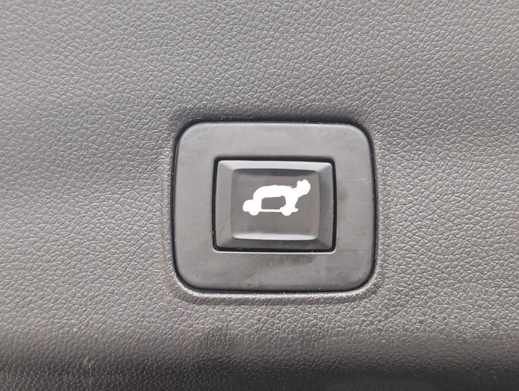 Used 2022 Chevrolet TrailBlazer RS w/ Sun and Liftgate Package FWD image 33