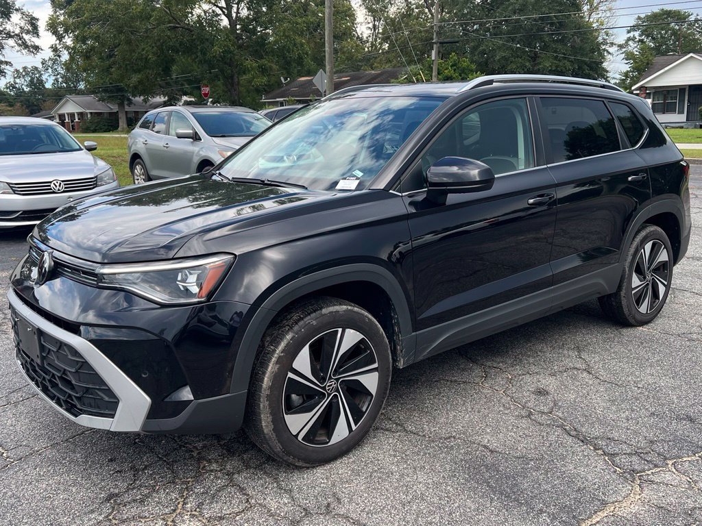 Used 2025 Volkswagen Taos SE AWD/4WD image 18