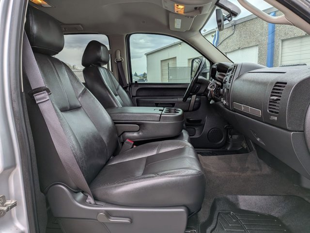 Used 2014 Chevrolet Silverado 2500 LT w/ Custom Sport Truck Package image 23