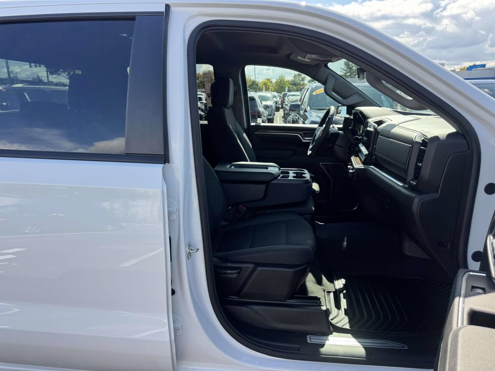 Used 2026 Chevrolet Silverado 1500 LT AWD/4WD image 20