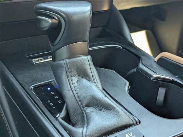 Used 2023 Lexus ES 300h Ultra Luxury w/ Accessory Package (Z2) image 12