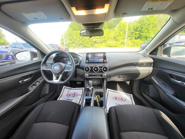 Used 2025 Nissan Sentra SV FWD image 14