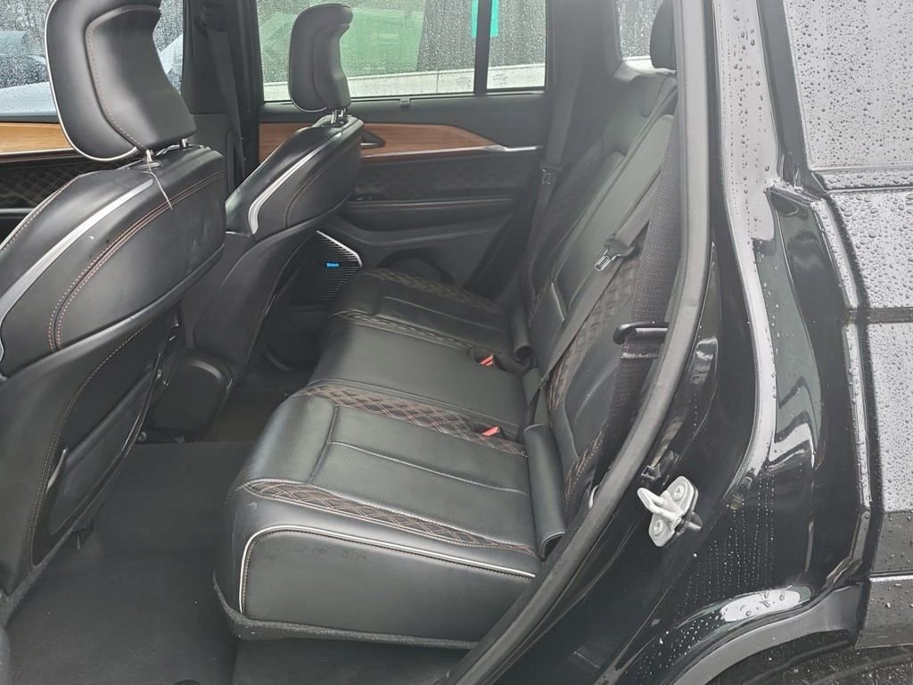 Used 2022 Jeep Grand Cherokee Summit image 8