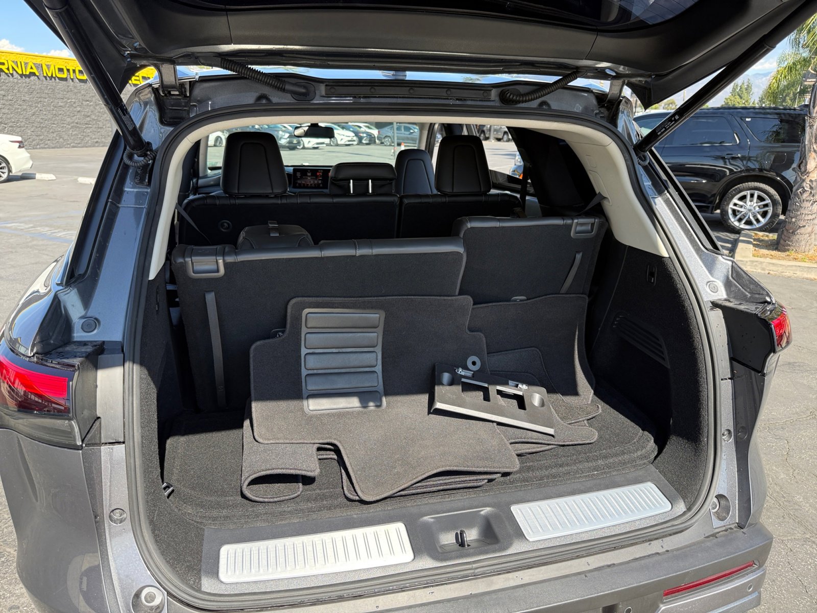 Used 2022 INFINITI QX60 Luxe w/ Cargo Package image 23