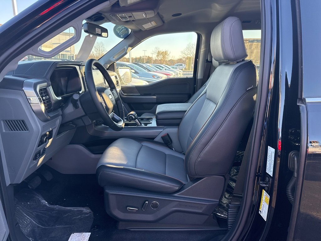 New 2025 Ford F150 Lariat w/ Equipment Group 502A High image 9