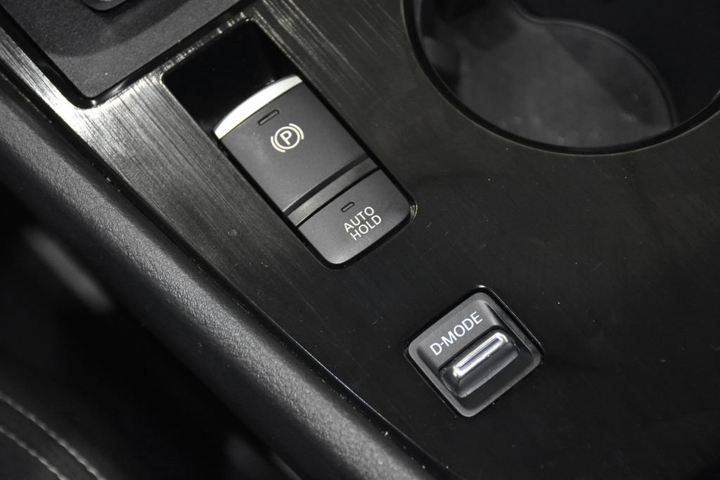 Used 2024 Nissan Rogue SV image 25