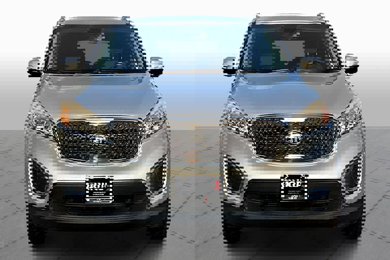 Used 2016 Kia Sorento LX w/ LX Convenience Package image 3