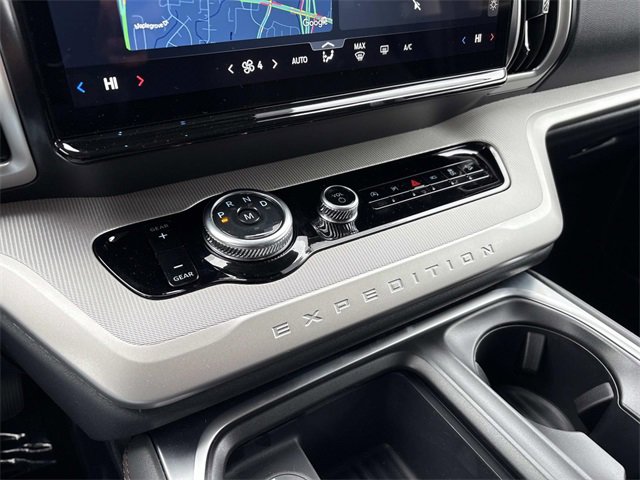 New 2025 Ford Expedition Active image 28