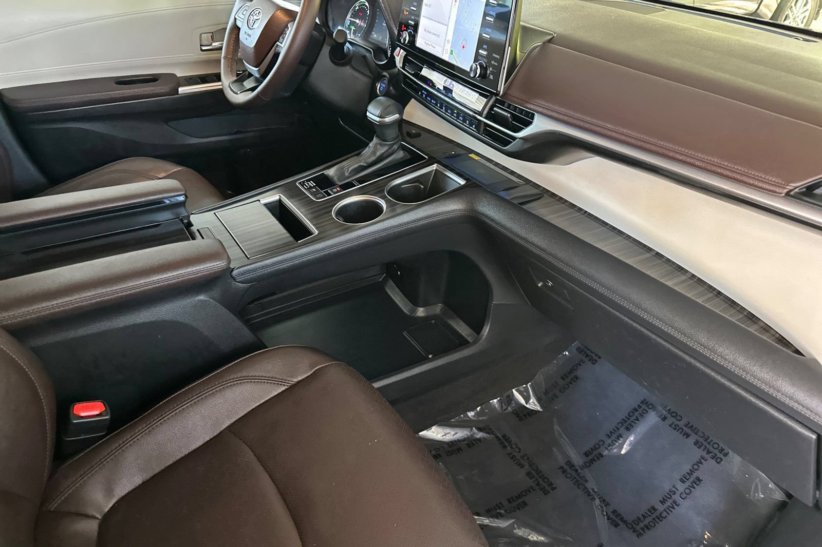 Certified 2024 Toyota Sienna Platinum AWD/4WD image 18