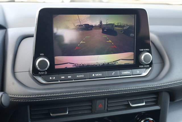 Used 2024 Nissan Rogue SV image 21