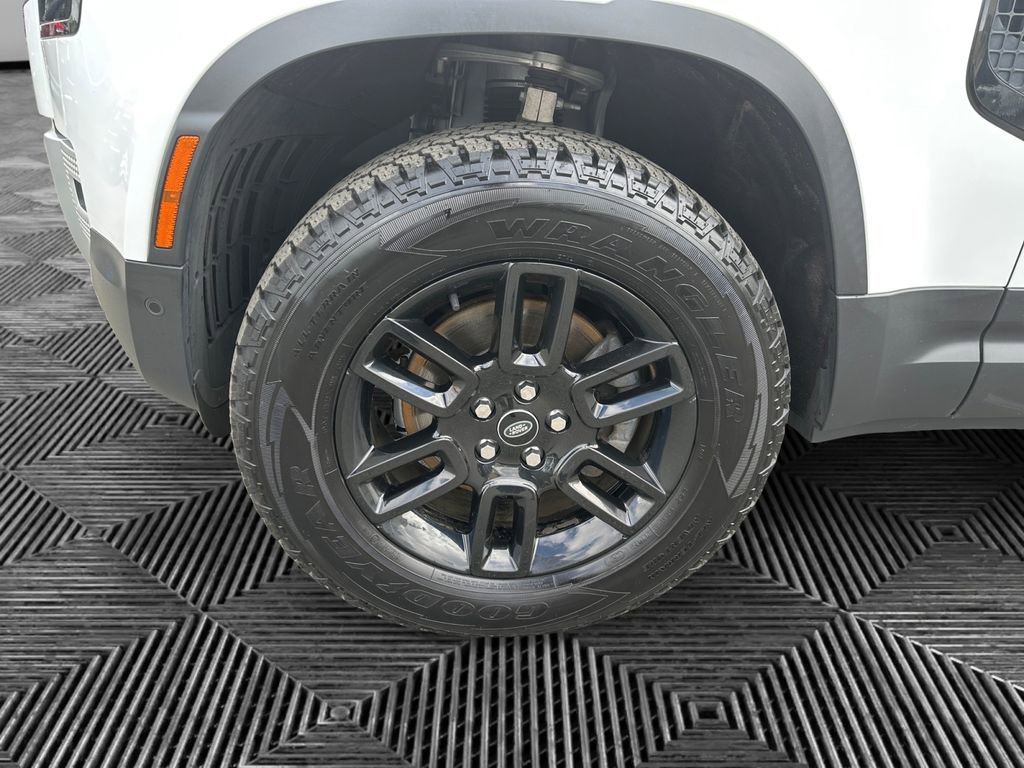 Used 2023 Land Rover Defender 110 S AWD/4WD image 15