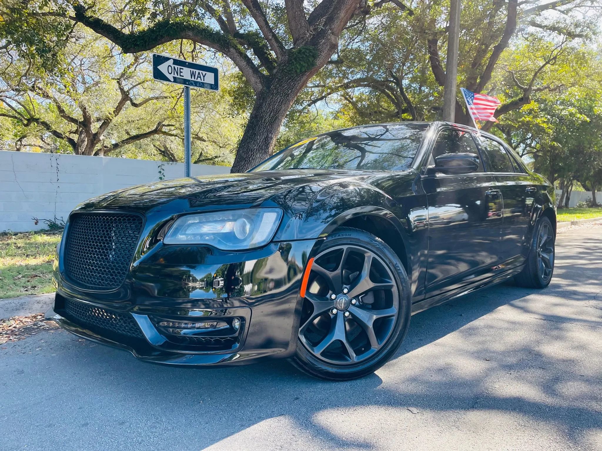 Used 2023 Chrysler 300 Touring L w/ Popular Equipment Group image 1