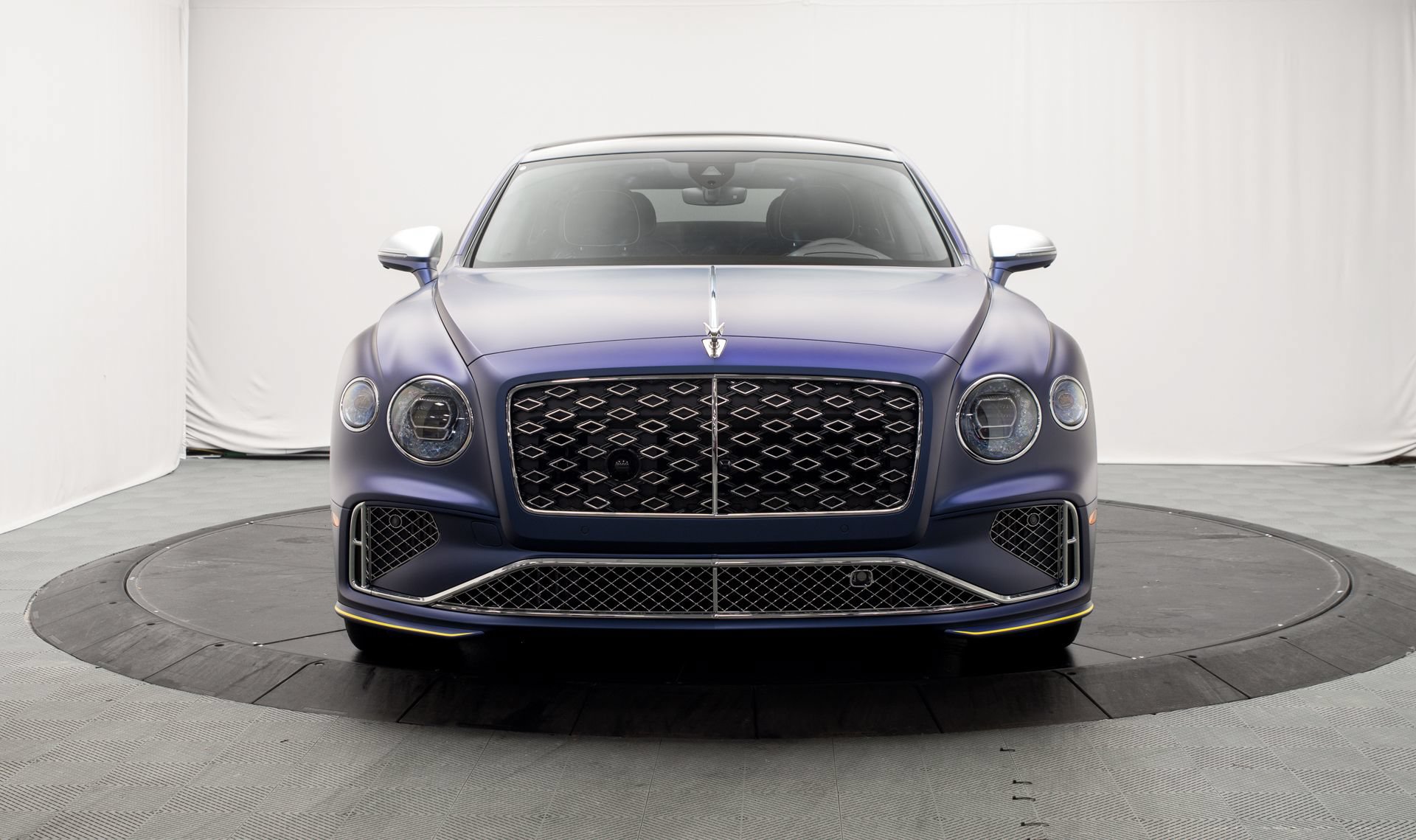 New 2026 Bentley Flying Spur Plug-In Hybrid AWD/4WD image 8