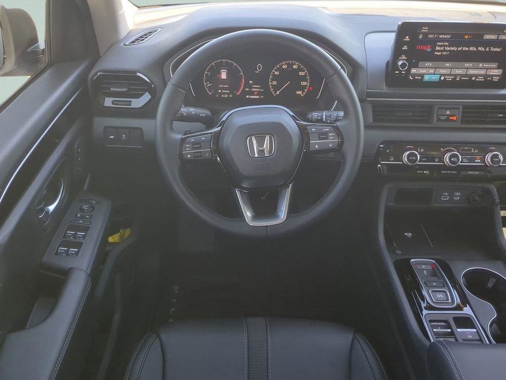 Certified 2025 Honda Pilot EX-L image 13