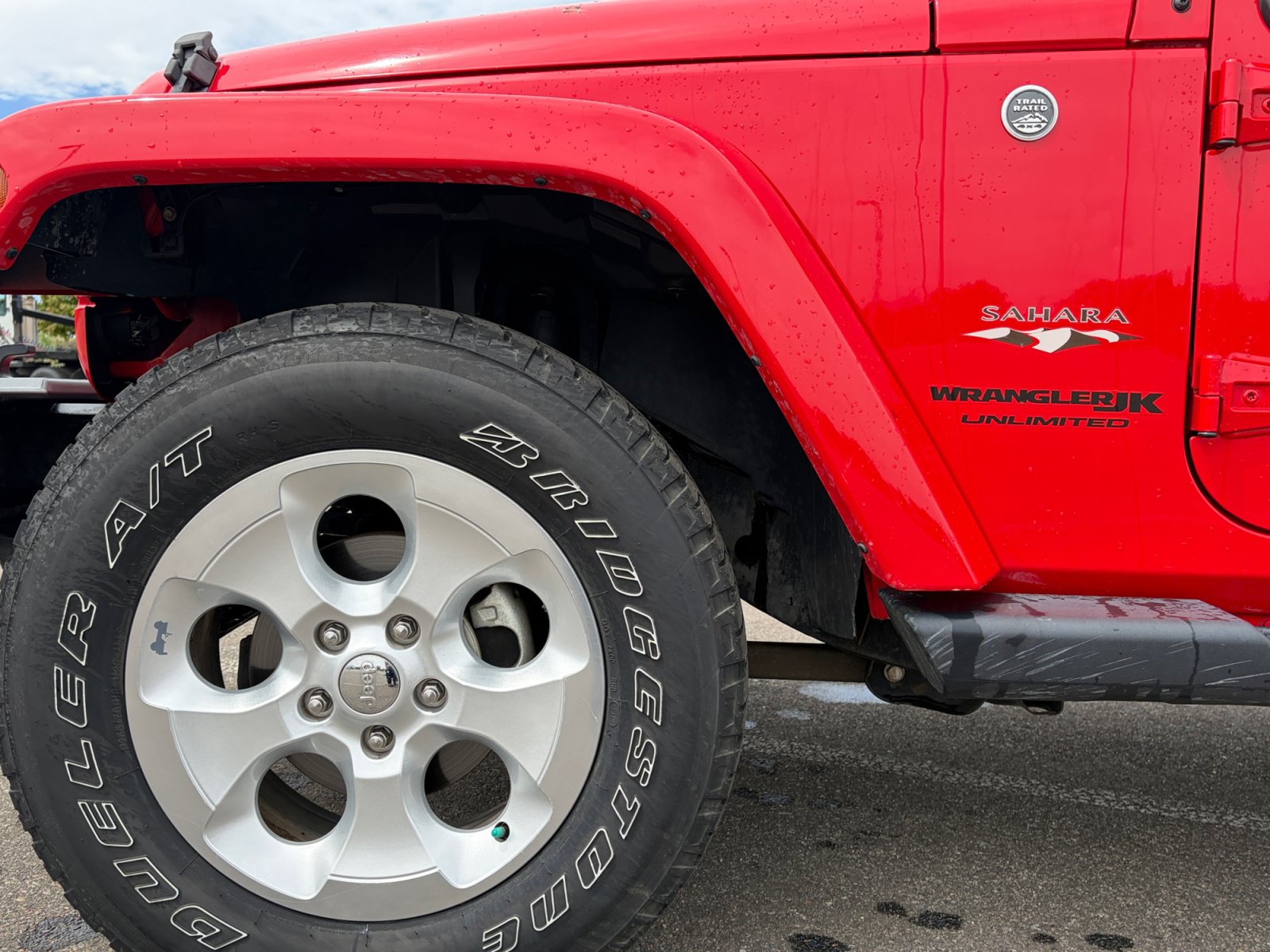 Used 2018 Jeep Wrangler Unlimited Sahara w/ Connectivity Group AWD/4WD image 10