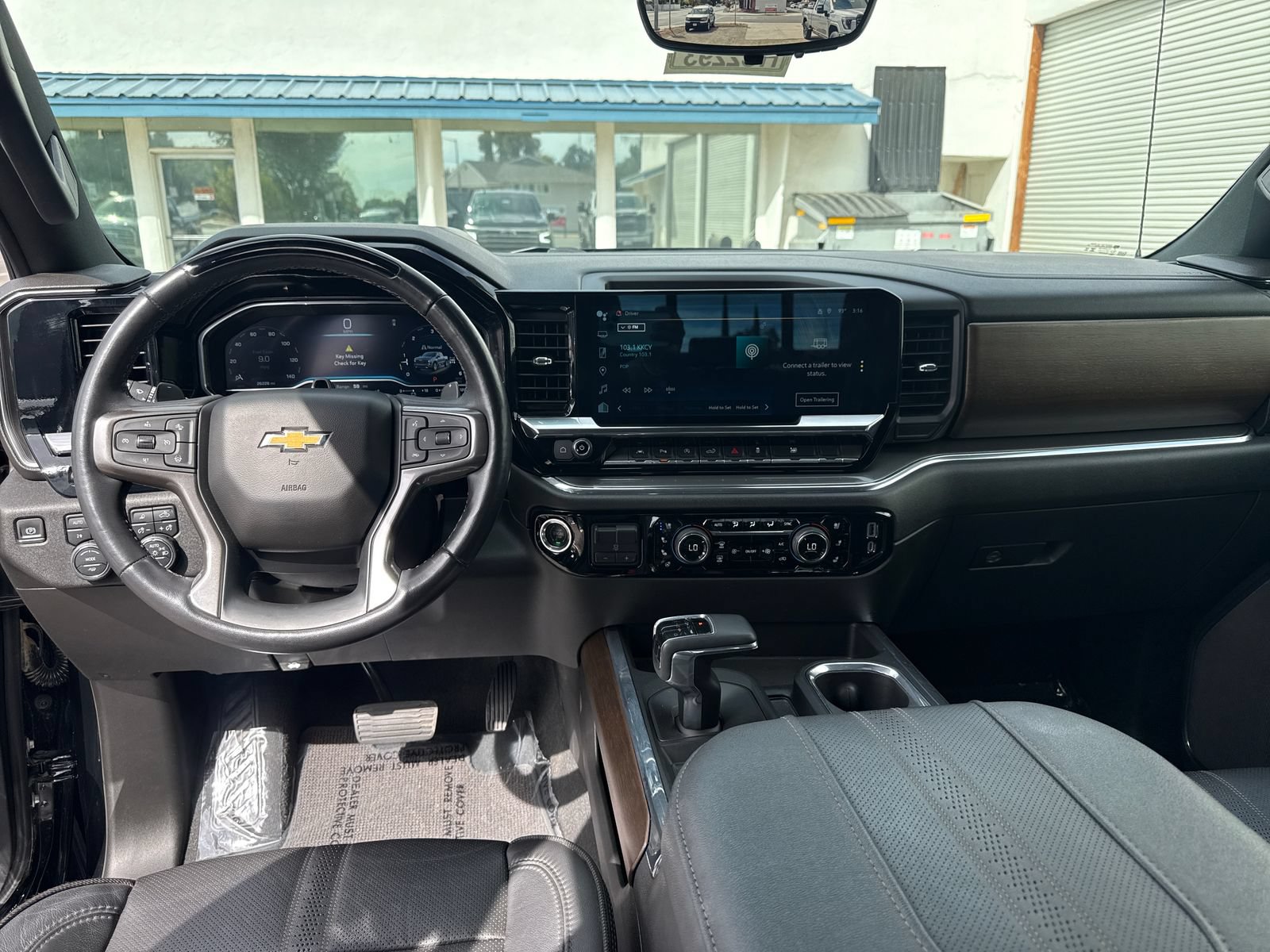 Used 2023 Chevrolet Silverado 1500 High Country w/ Technology Package AWD/4WD image 12