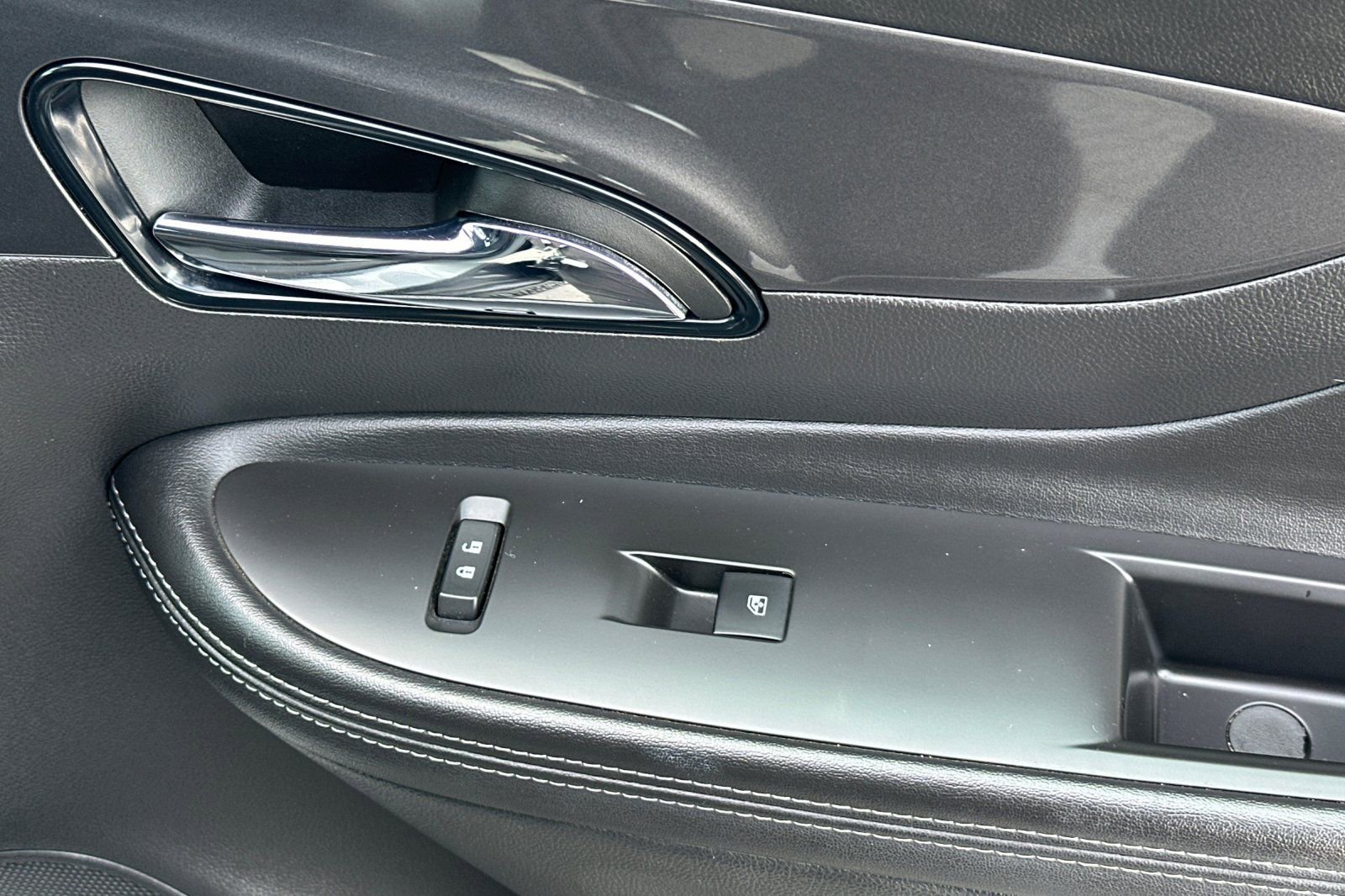 Used 2020 Buick Encore Preferred image 21