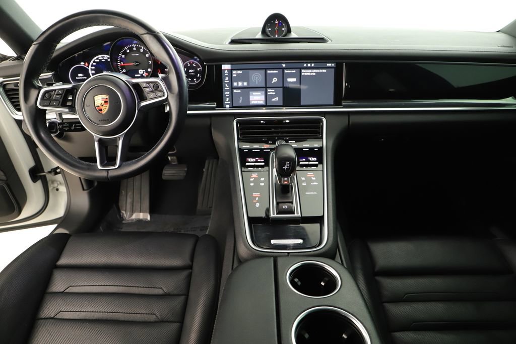 Used 2018 Porsche Panamera 4 image 19