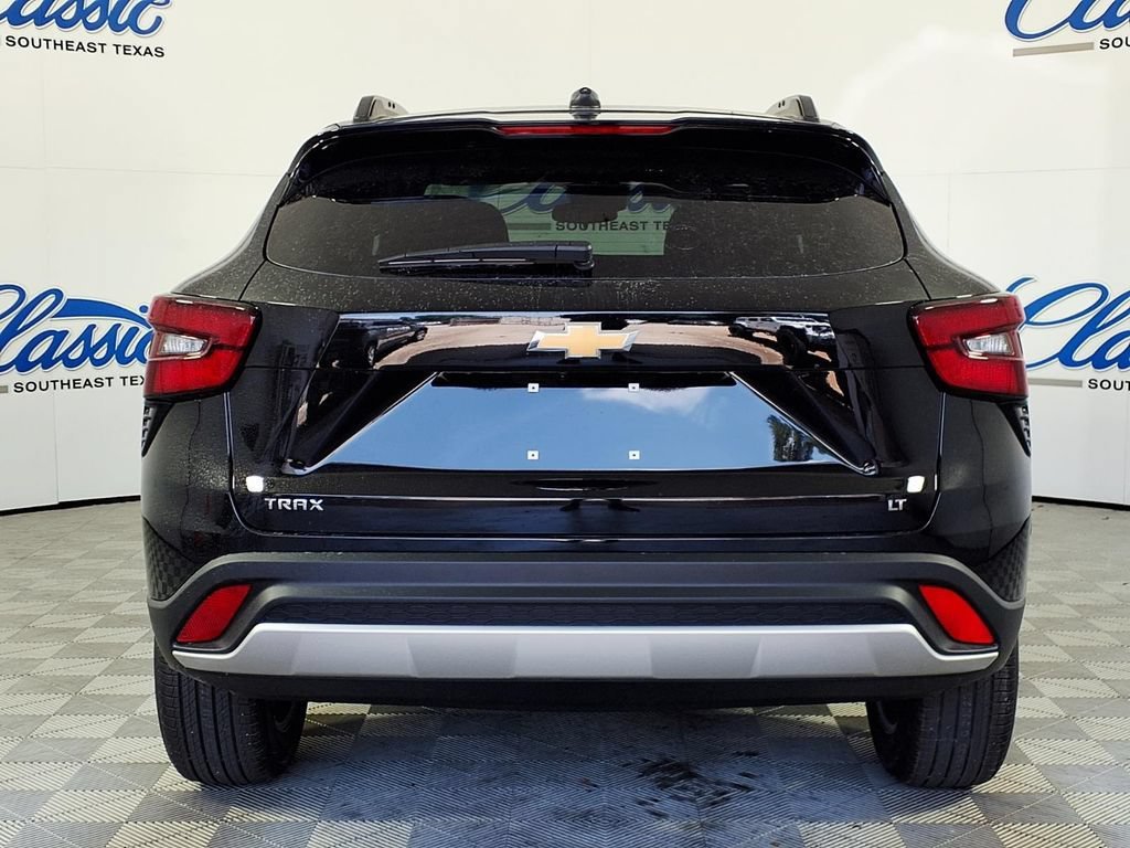 New 2026 Chevrolet Trax LT w/ LT Convenience Package FWD image 4