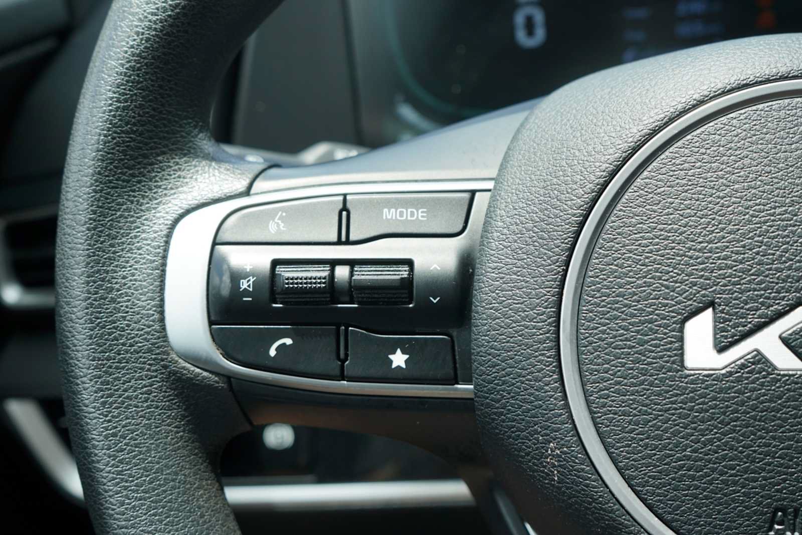 Certified 2024 Kia Sportage LX FWD image 16