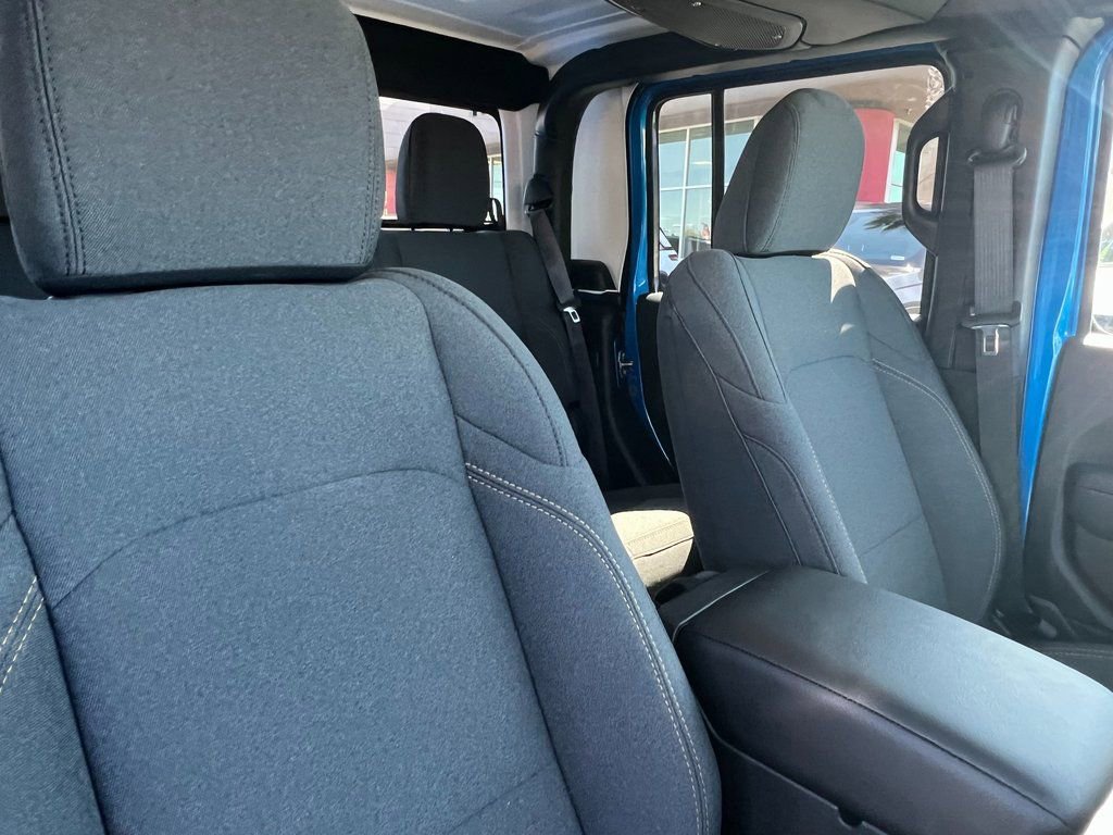 New 2025 Jeep Gladiator Sport AWD/4WD image 13