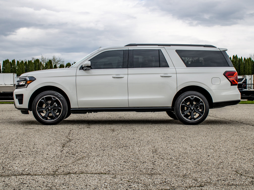 Used 2024 Ford Expedition Max Limited AWD/4WD image 4