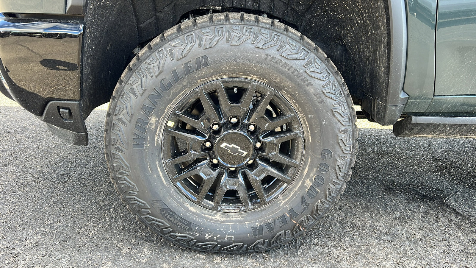 New 2026 Chevrolet Silverado 2500 ZR2 w/ LPO, Dark Essentials Package image 11