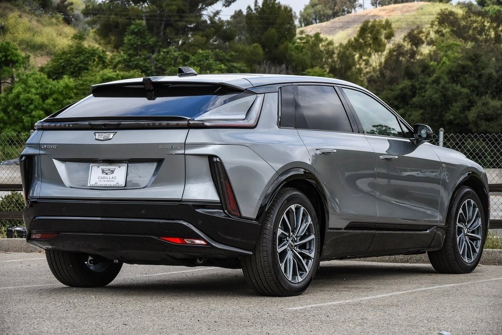 New 2024 Cadillac Lyriq Sport w/ Nappa Leather Package image 7