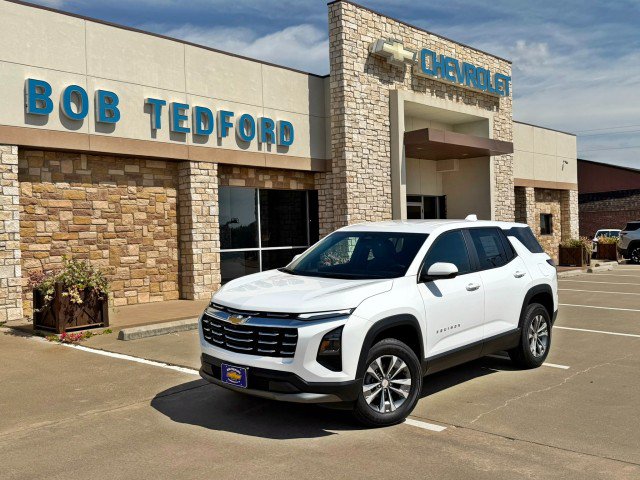 New 2027 Chevrolet Equinox LT w/ Convenience Package II FWD image 1