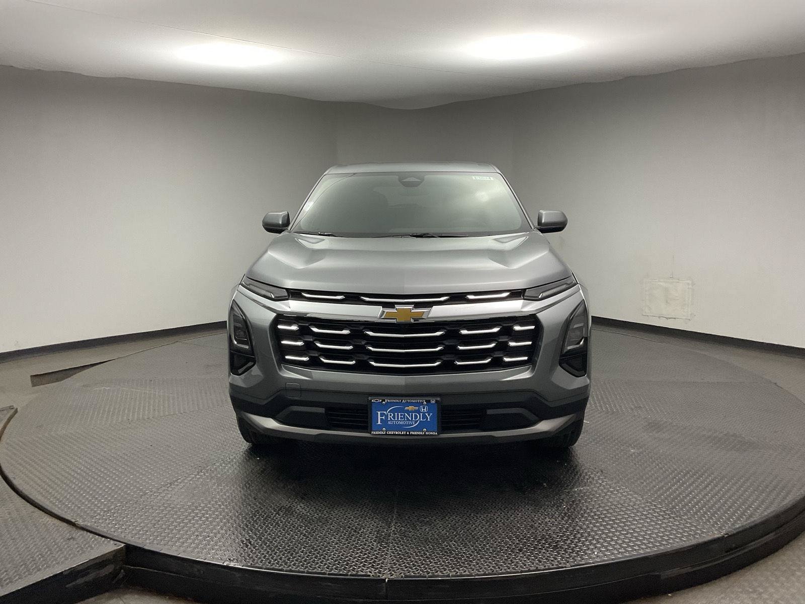 New 2027 Chevrolet Equinox LT FWD image 2