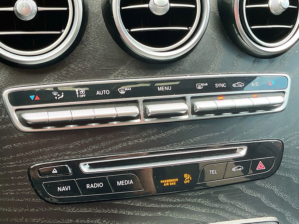 Used 2019 Mercedes-Benz GLC 300 4MATIC Coupe image 16