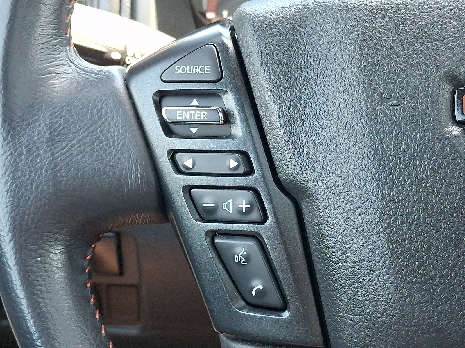 Certified 2024 Nissan Titan PRO-4X w/ Pro-4x Convenience Package AWD/4WD image 21