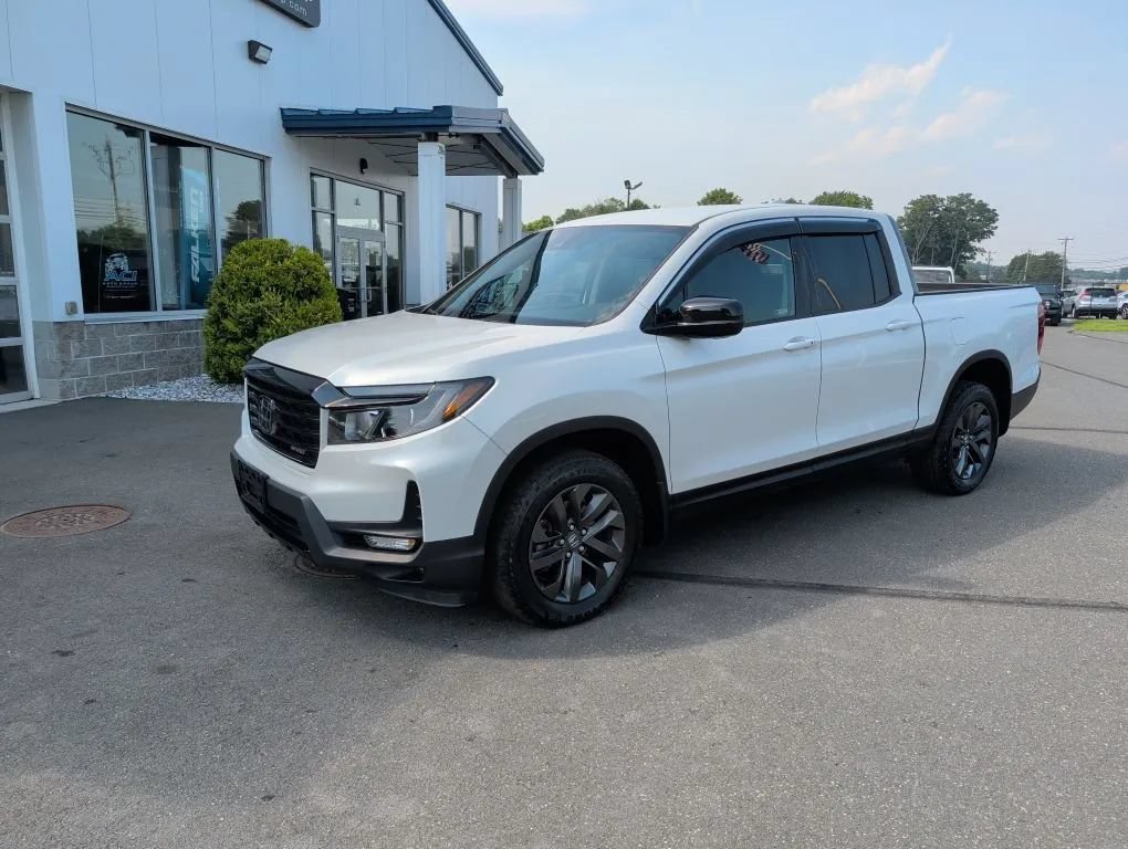 Used 2021 Honda Ridgeline Sport image 2