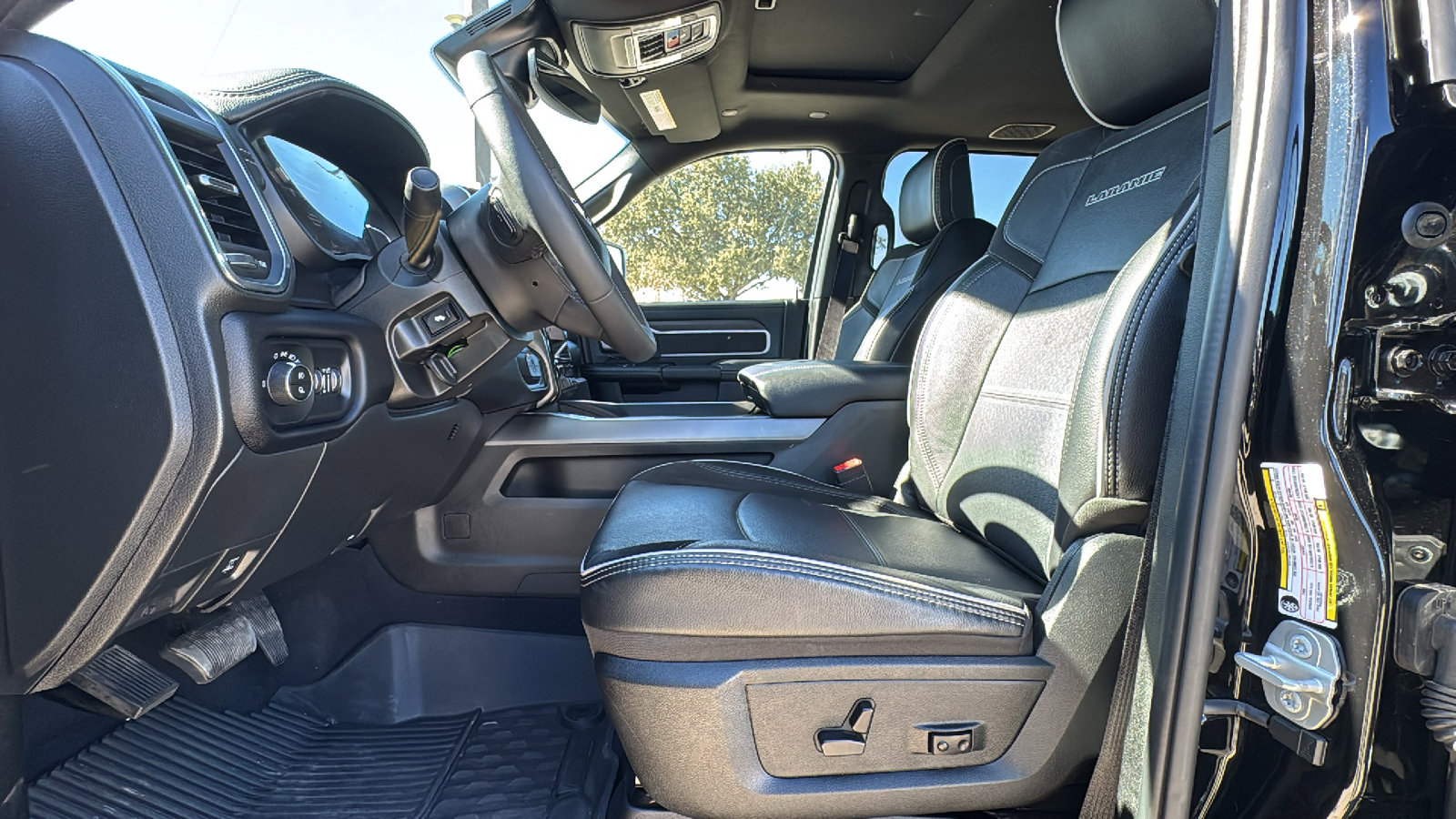 Used 2025 RAM 3500 Laramie w/ Night Edition image 9