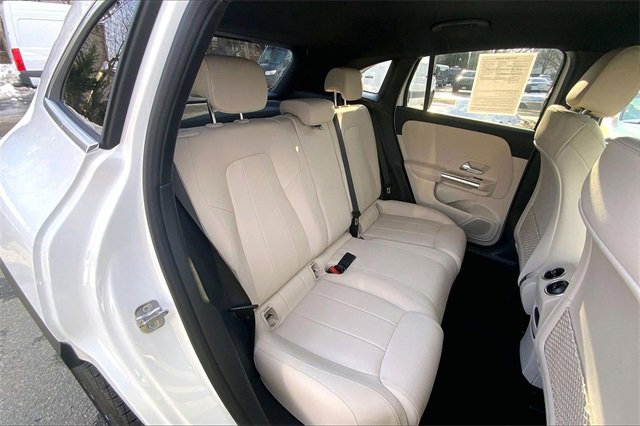 Used 2025 Mercedes-Benz GLA 250 4MATIC image 15